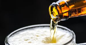 В Иркутске перестанут продавать алкоголь рядом с местами празднования Дня Победы - Верблюд в огне