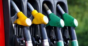 Независимые АЗС предупредили о резком повышении цен на бензин. - Верблюд в огне