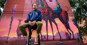Стрит-арт в Иркутске: интервью с уличным художником Степаном Шоболовым, изображающим Иркутск после апокалипсиса - Верблюд в огне