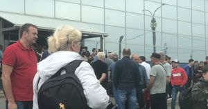 Иркутяне пожаловались на плохую организацию пожарной тревоги в аэропорту - Верблюд в огне