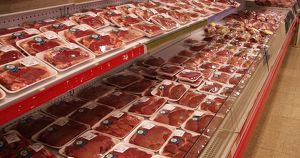 Исследование: почти треть расходов россиян уходит на покупку мяса - Верблюд в огне