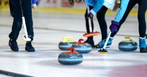 Спортсмены из Иркутской области победили на всероссийских соревнованиях по керлингу - Верблюд в огне