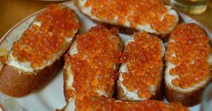 Росрыболовство хочет ограничить авиаперевозки икры в багаже - Верблюд в огне