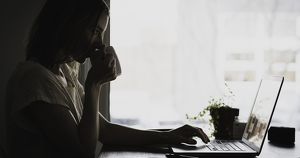 В России перестали работать пиратские сервисы просмотра фильмов: в Нидерландах отключили онлайн-плеер Moonwalk - Верблюд в огне