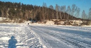 В Иркутской области открылась первая автомобильная ледовая переправа - Верблюд в огне