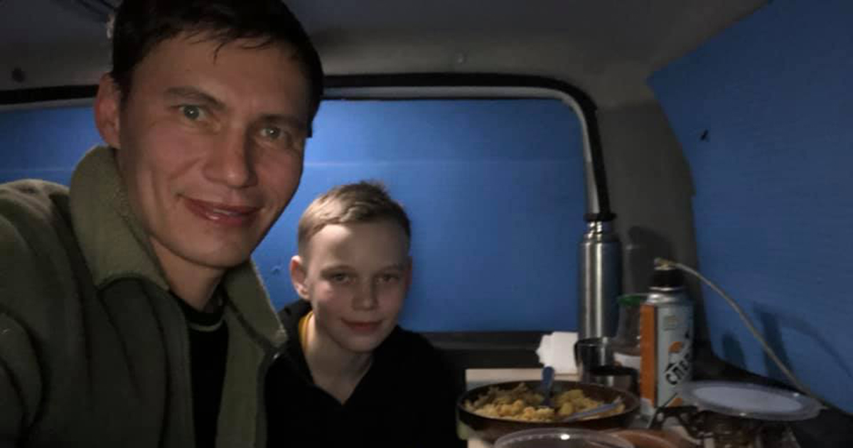 Станислав Толстнев с сыном, фото из соцсетей