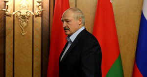 «Хорошо, что вы подальше от Запада». Лукашенко поздравил Кобзева с победой на выборах - Верблюд в огне
