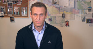 Исследование: треть россиян считают отравление Навального инсценировкой - Верблюд в огне
