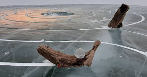 На севере Байкала появился ледяной лабиринт: деньги на его строительство собрали краудфандингом - Верблюд в огне