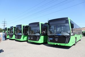 34 новых автобуса вышли сегодня на линию в Иркутске - Верблюд в огне
