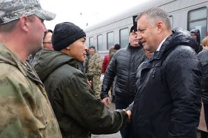 Губернатор Игорь Кобзев проверит условия размещения мобилизованных в Новосибирске - Верблюд в огне