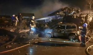 Два пилота погибли при падении военного самолета на жилой дом в Ново-Ленино
