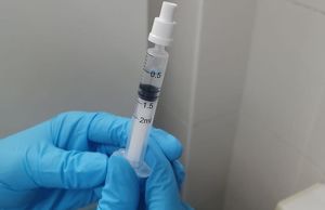 Назальная вакцина от COVID-19 поступила в Иркутскую область