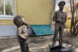 Памятник в честь 95-летия Госпожнадзора установили в Ангарске - Верблюд в огне