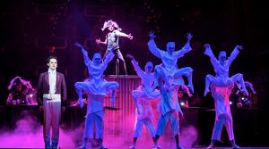 Премьера мюзикла-фантасмагории «Мертвые души» состоялась в Иркутском музыкальном театре - Верблюд в огне