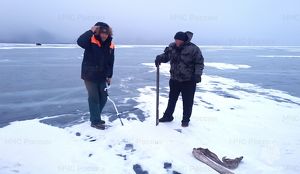 Продолжаются поиски 3 пропавших человек на Байкале этой ночью