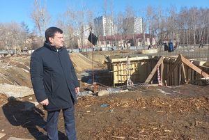 Министр образования проверил, как идет строительство школ в Иркутске - Верблюд в огне