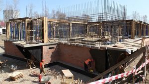 Закончить строительство учебного блока школы № 75 в Иркутске планируют до конца этого года