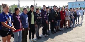 Делегация детей из ДНР приехала отдыхать на Байкал - Верблюд в огне