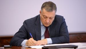 Игорь Кобзев подписал закон об единовременной выплате военнослужащим по контракту в зоне СВО - Верблюд в огне