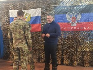 Губернатор Игорь Кобзев доставил военную технику и гуманитарную помощь бойцам в зону СВО