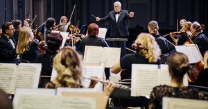 Губернаторский симфонический оркестр и его дирижёр Илмар Лапиньш отмечают юбилеи