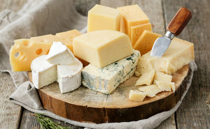 Более 60 килограммов европейского сыра изъяли из продажи в Иркутске