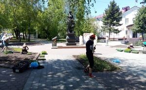 Иркутские клумбы в этом году оформляют в русском национальном стиле