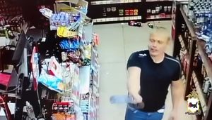 Агрессивный выпивоха разгромил алкомаркет в Зиме: ему грозит уголовное дело