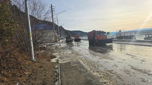 Листвянку заливает из-за волнового движения на Байкале