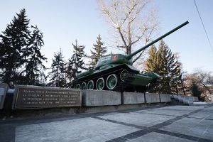 Завершилось благоустройство площади возле танка «Иркутский комсомолец»