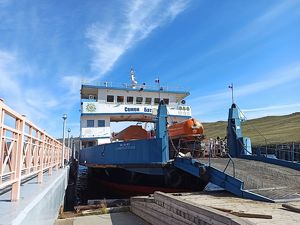 Паромная переправа на Ольхон будет работать до 29 декабря включительно