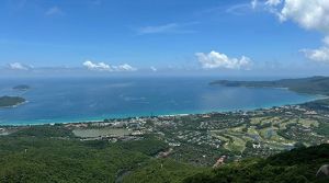 Аэропорт «Иркутск» рассказал о рейсах в Санью и лучших курортах города