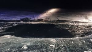 Машина провалилась под лед Байкала в Ольхонском районе: погибли двое