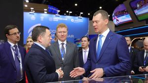 Проект бесплатных беговых центров в России представили министру спорта на ПМЭФ