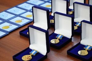 15 мужчин наградят знаком «Отцовская доблесть» в Иркутской области